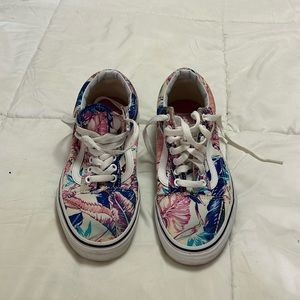 Vans size 9 purple and blues print